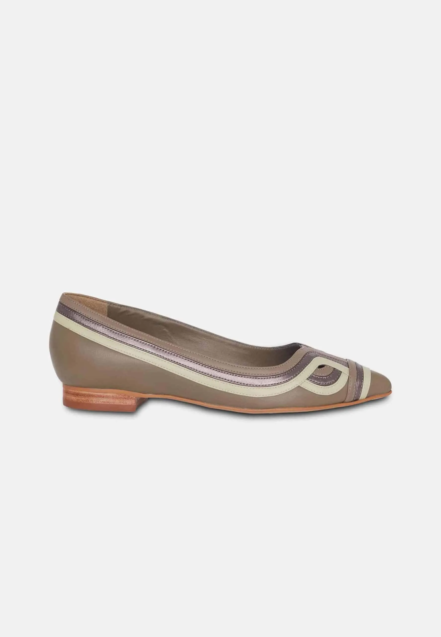 Ladies Classic Brown Leather Ballerina Shoes with a Cushioned Insole