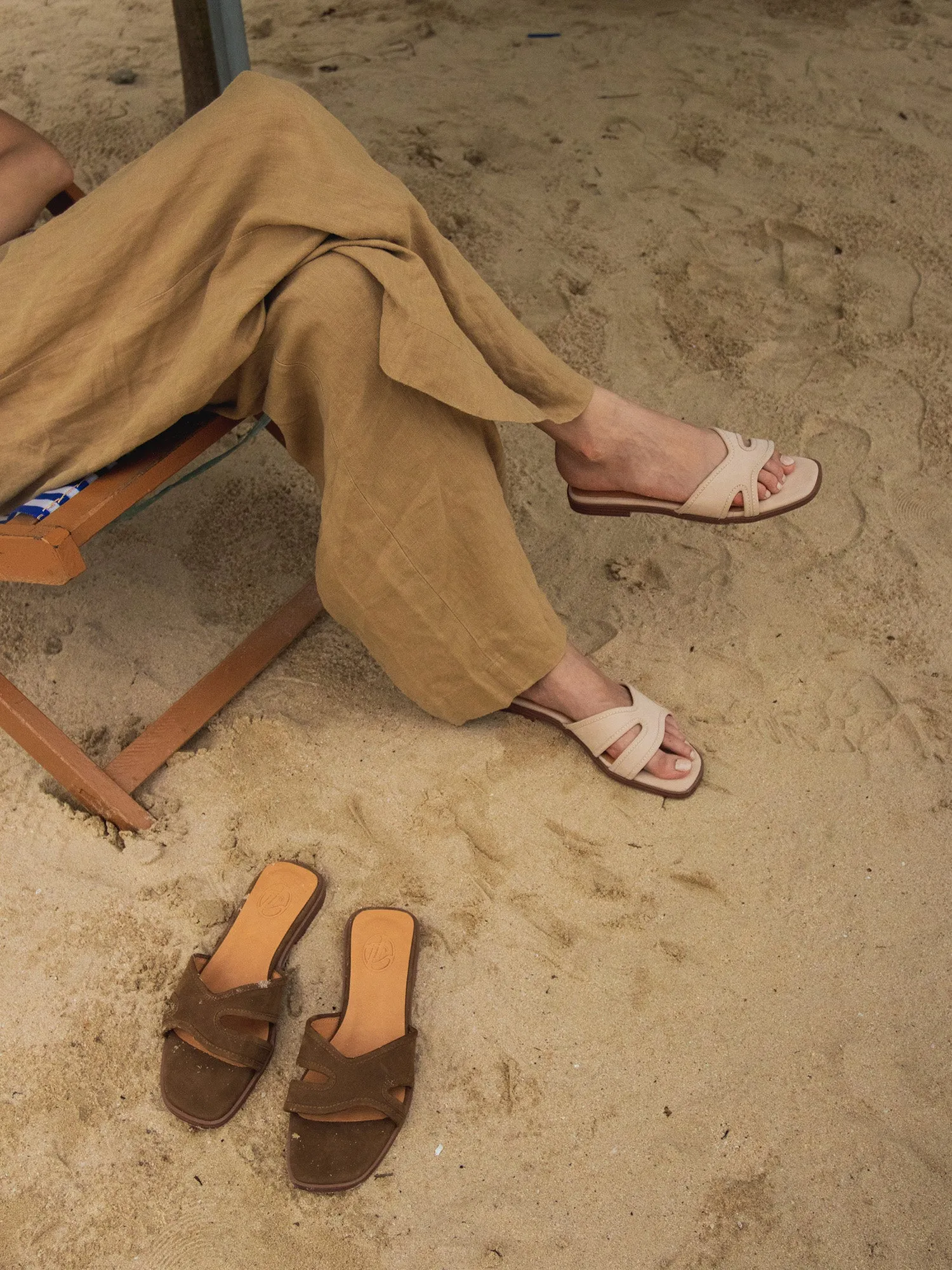 Pretzel 𓆟 Slide Sandals